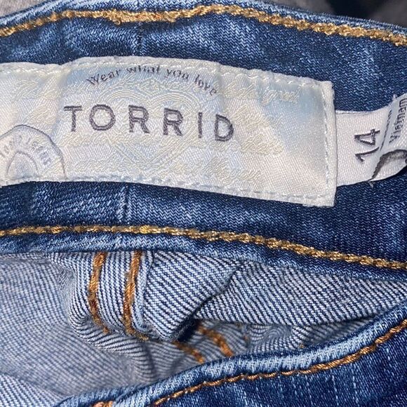 ✨2xHP✨TORRID BOYFRIEND JEAN✨  - Picture 6 of 7